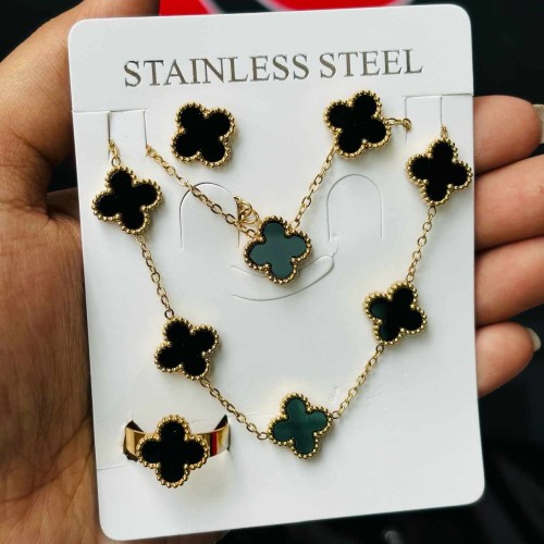 One Clove Jewellery Set