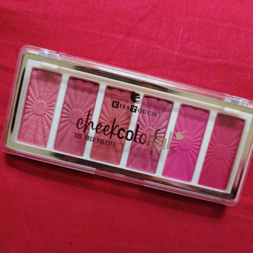 KissTouch Colorful Blush Palette