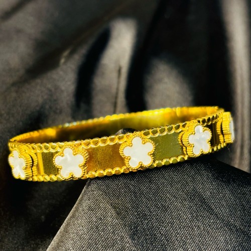 Five Clove Bangle Braclate