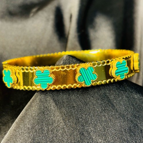 Five Clove Bangle Braclate