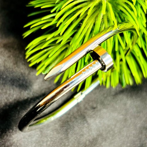 Without Stone Nail Braclate