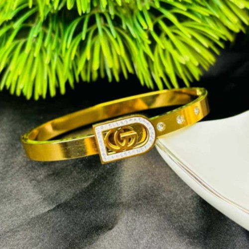 Gucci 18k Gold platted braclate