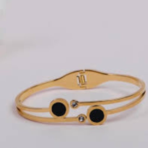 Black Stone Titanium Braclate