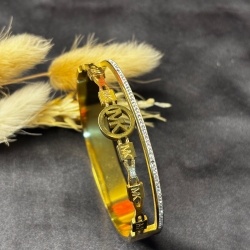 Mk Gold Platted Braclate